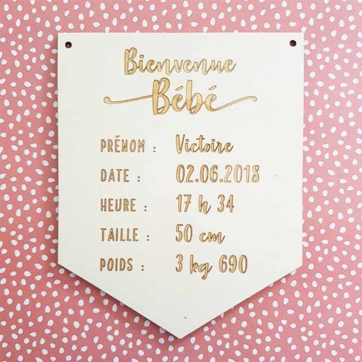 Décoration naissance en bois avec prénom date et mensurations