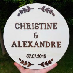 Pancarte et enseigne ronde en bois et relief pour décorer son mariage