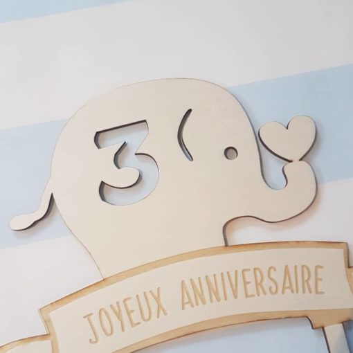 Cake topper en bois bébé éléphant