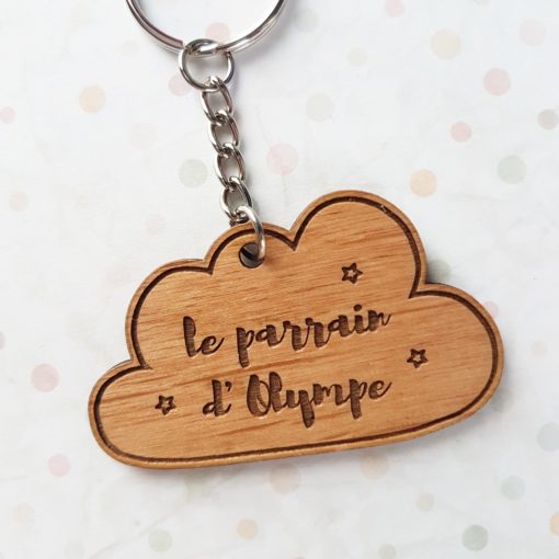 Porte clés en bois en nuage avec étoiles pour marraine parrain papy mamie