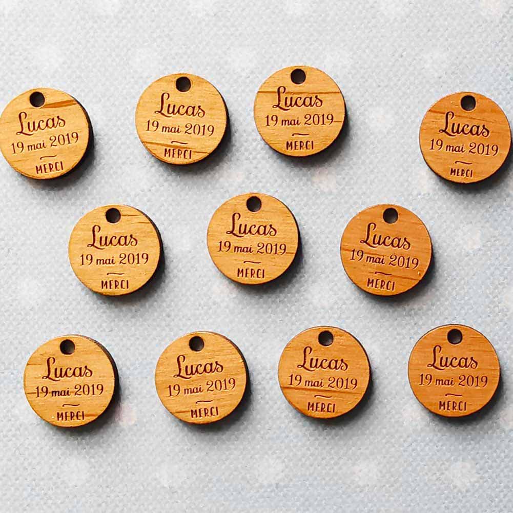 Étiquettes en bois personnalisées pour la décoration de mariage ou