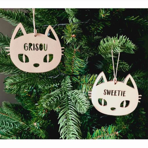 Décoration sapin boule de Noël en bois tête de chat personnaliséea